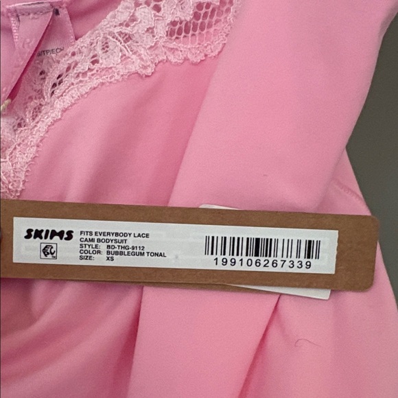 SKIMS Bubblegum Tonal Lace-Trim Camisole Bodysuit - Picture 2 of 2